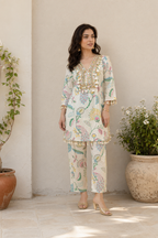 Peacock Garden Set